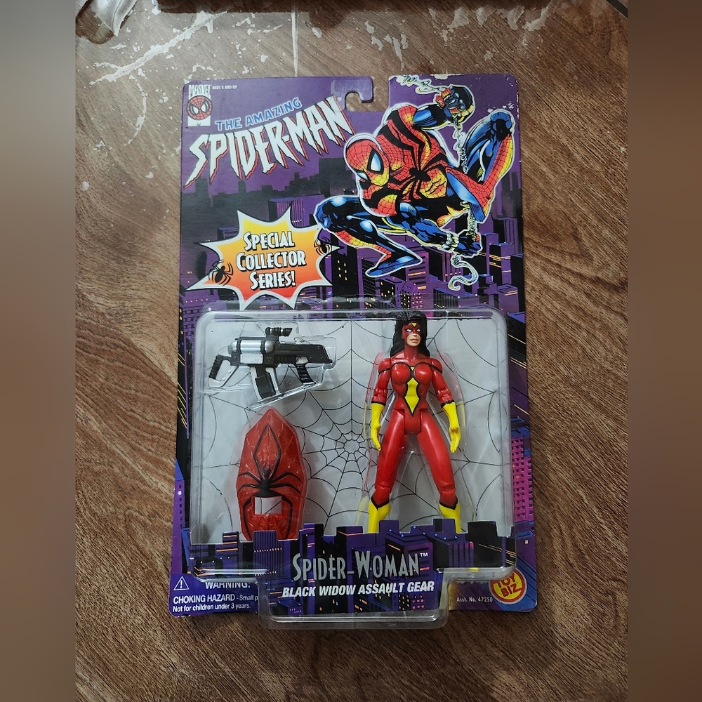 1996 Spider-Woman Black Widow Gear Figure With New Avengers #4 Comic